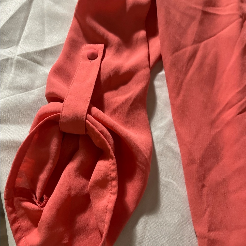 Chaus Coral Pink Blouse Women’s Roll Tab Sleeve High Low Hem Lightweight Top - Picture 4 of 10